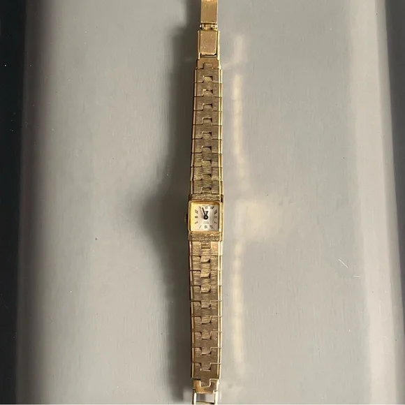 Nestrix MCM Textured Gold Tone Swiss 17 Jewel Incabloc Tank  display picture 1